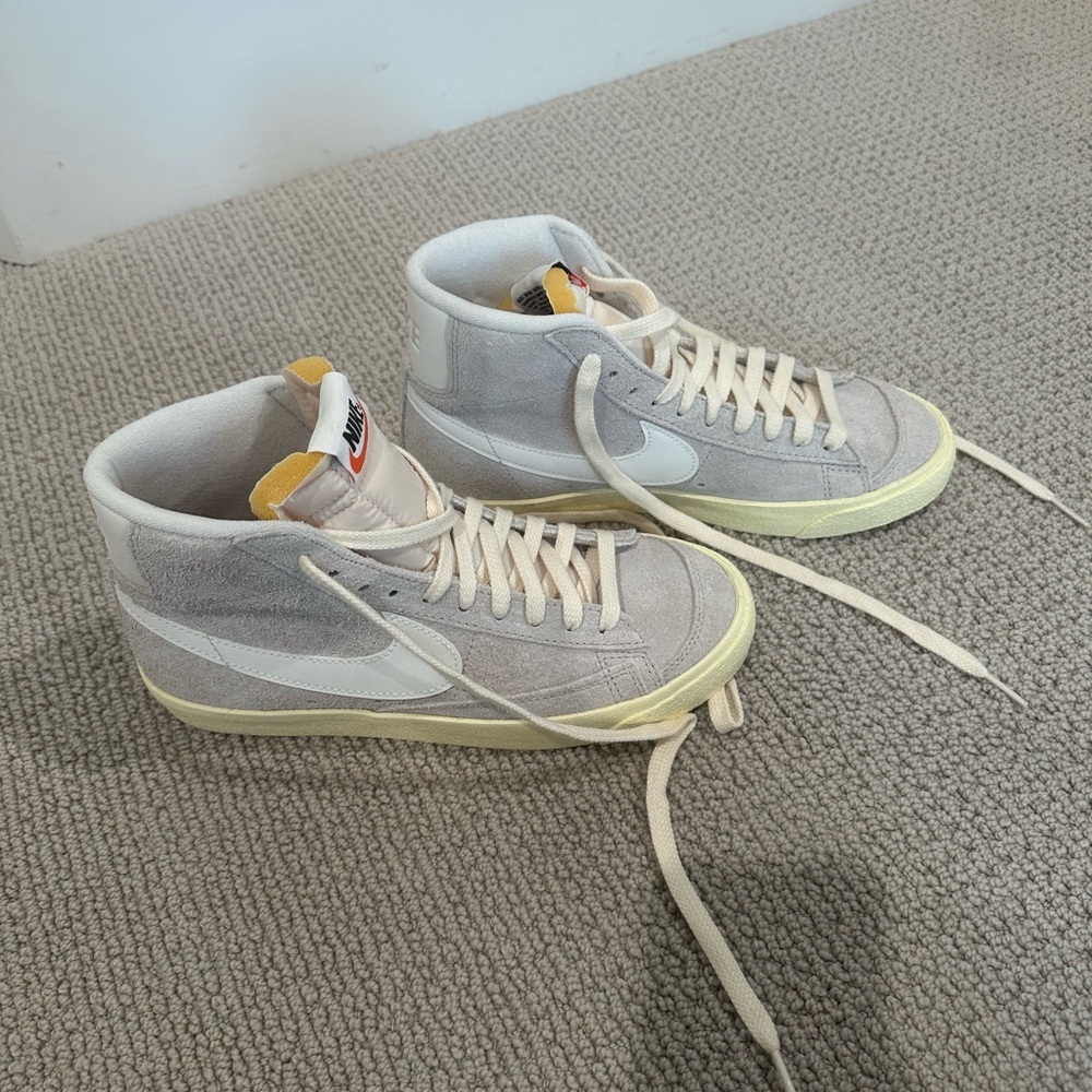 Nike blazers, gray suede, women’s 7.5